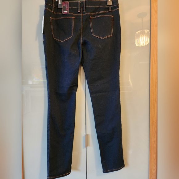 Jeans - Picture 2 of 2